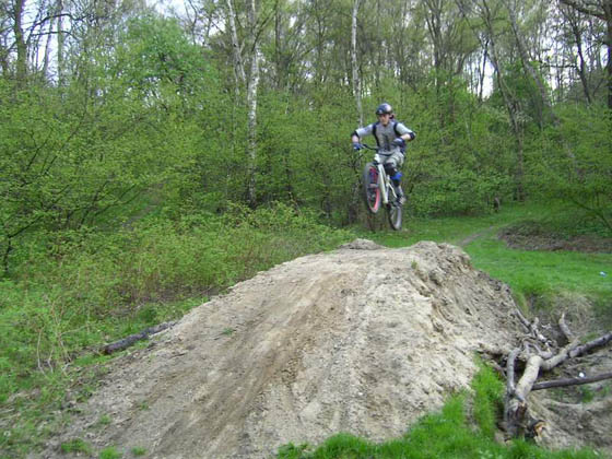 stolik_bomber2